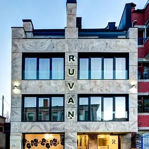 hotel-burgas-8000-94.sozopol-hotels.com/